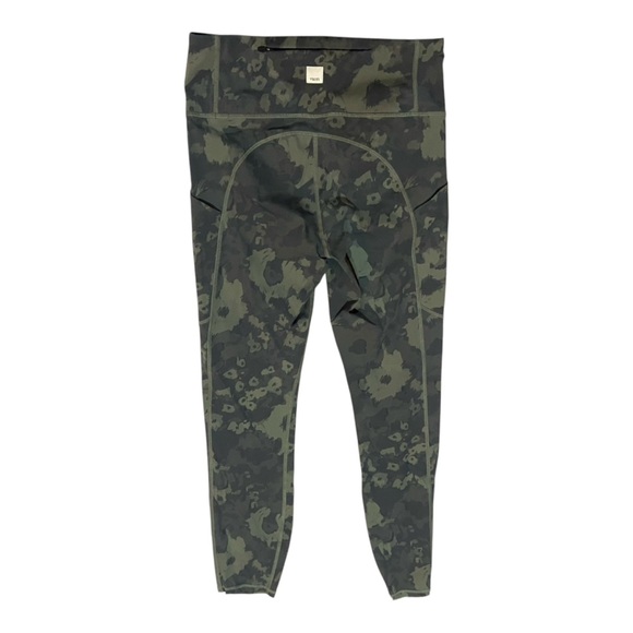 Vuori Women's Stride Performance Camo Legging Pockets Moisture Wicking Sz SVW429 - Picture 3 of 3